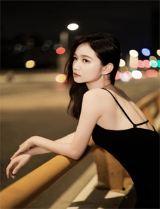 《曰本无码人妻丰满熟妇5G影院-张暖雅17张大尺度照》