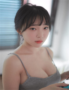 《XXX欧美性兽交-男生和女生在插鸡视频》